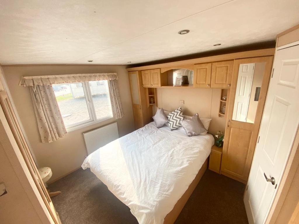 Luxury 2 Bedroom 2 Bathroom Caravan-Small Sofa 1 Pers Saint Osyth Екстер'єр фото