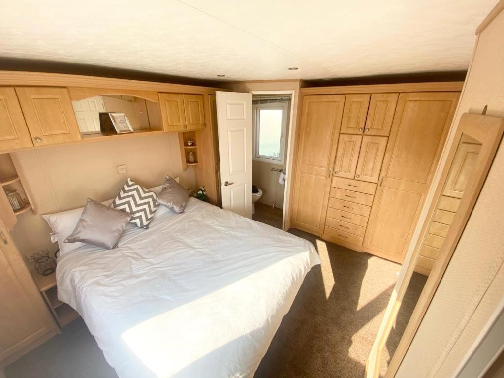 Luxury 2 Bedroom 2 Bathroom Caravan-Small Sofa 1 Pers Saint Osyth Екстер'єр фото