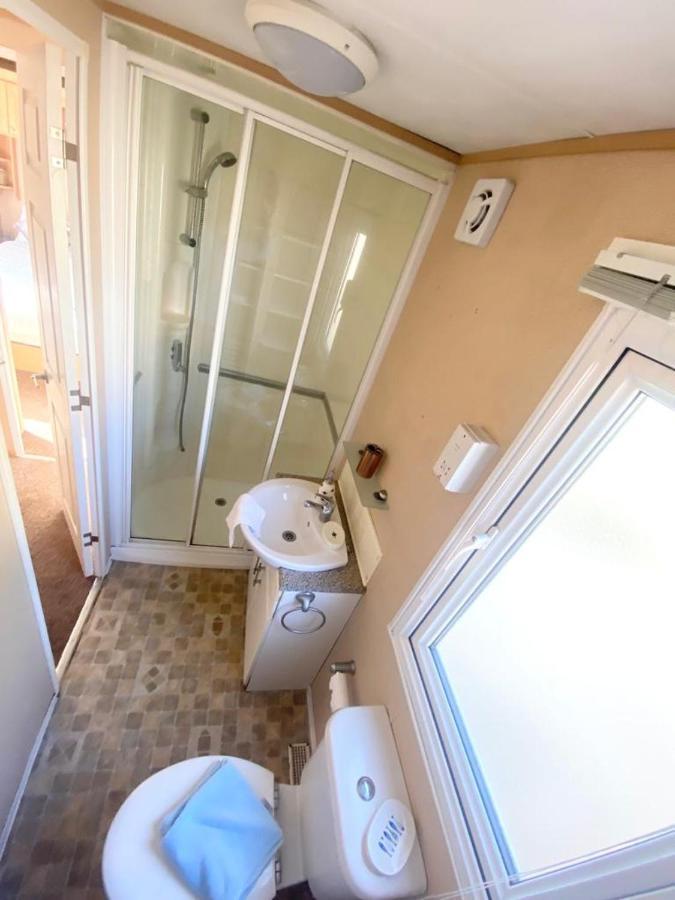 Luxury 2 Bedroom 2 Bathroom Caravan-Small Sofa 1 Pers Saint Osyth Екстер'єр фото