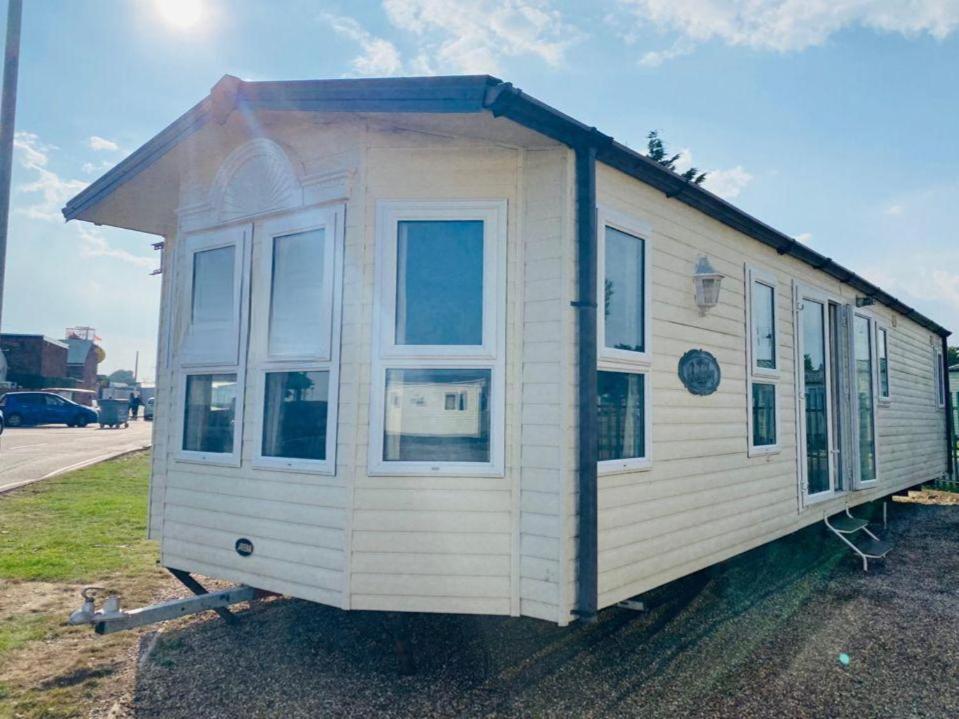Luxury 2 Bedroom 2 Bathroom Caravan-Small Sofa 1 Pers Saint Osyth Екстер'єр фото